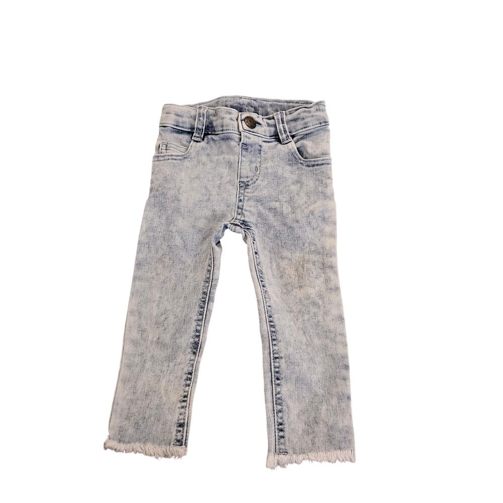 Garanimals Baby Girls 18M Acid Wash Raw Hem Straight Leg Jeans